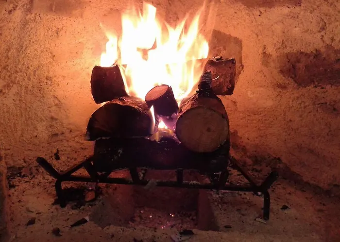 Dom wakacyjny Hartso - Traditional Loft, Renovated Former Forge In Jenadi